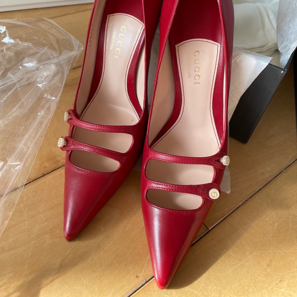SOLD Gucci Red Aneta GG Buttons Pointed Toe heels